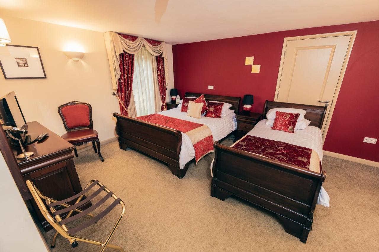 The Auberge Yaxley  Extérieur photo