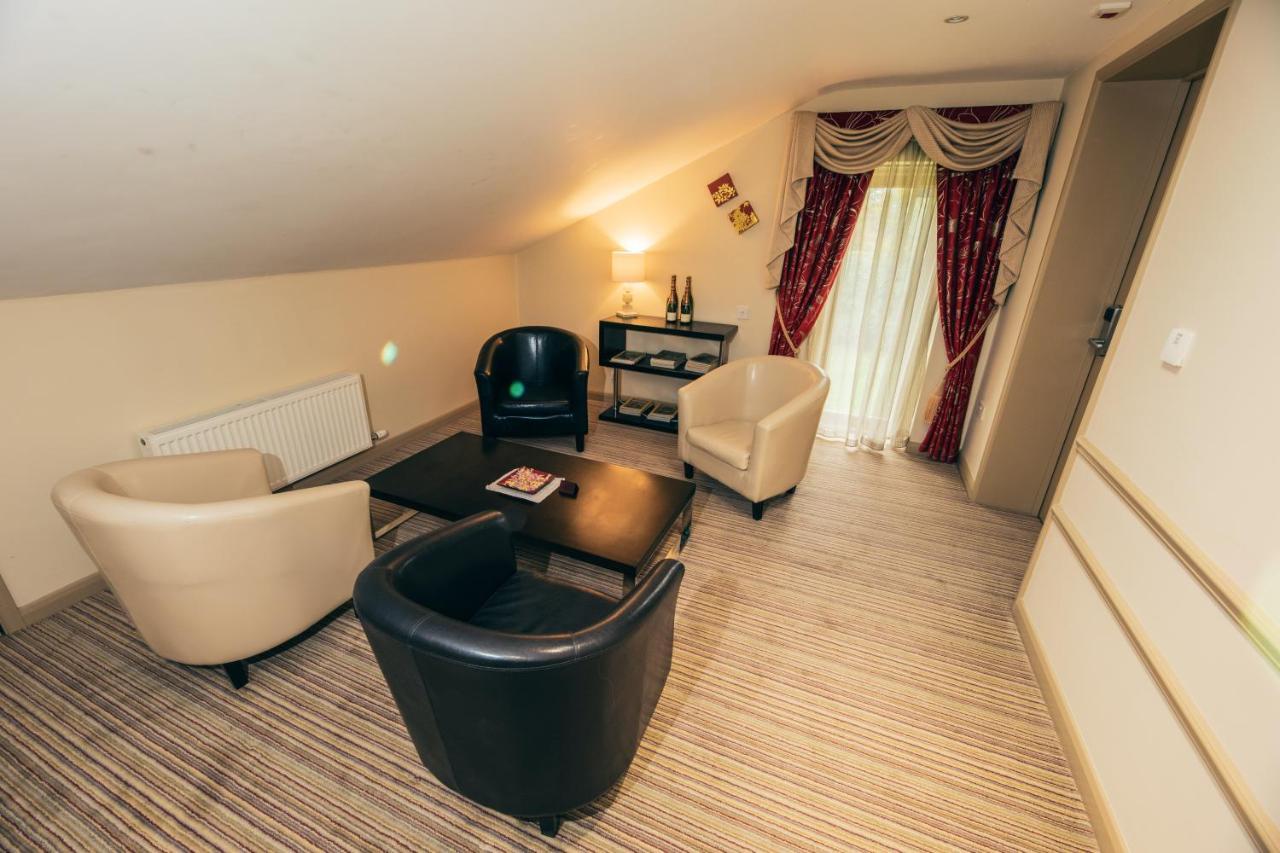 The Auberge Yaxley  Extérieur photo