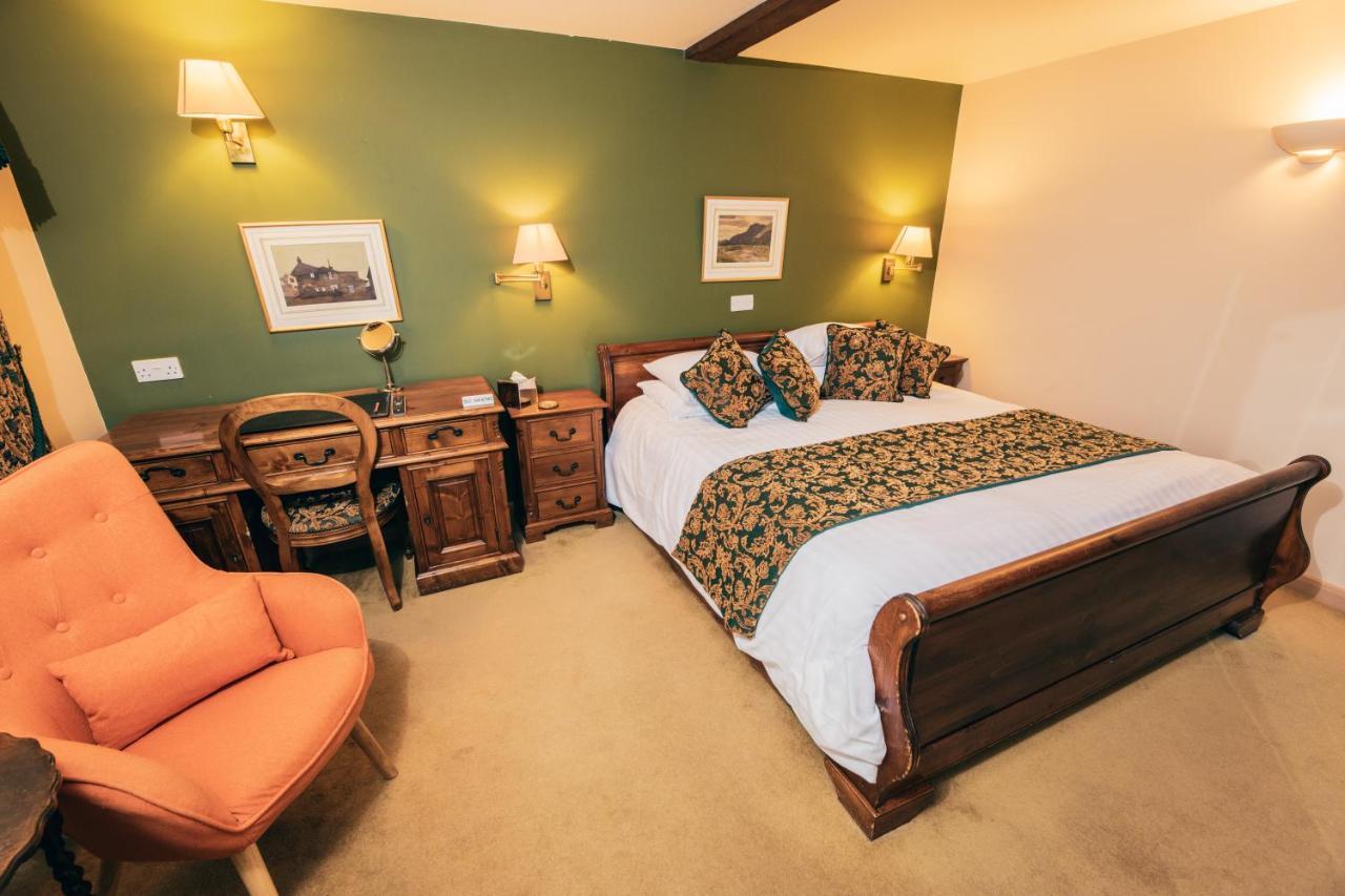 The Auberge Yaxley  Extérieur photo