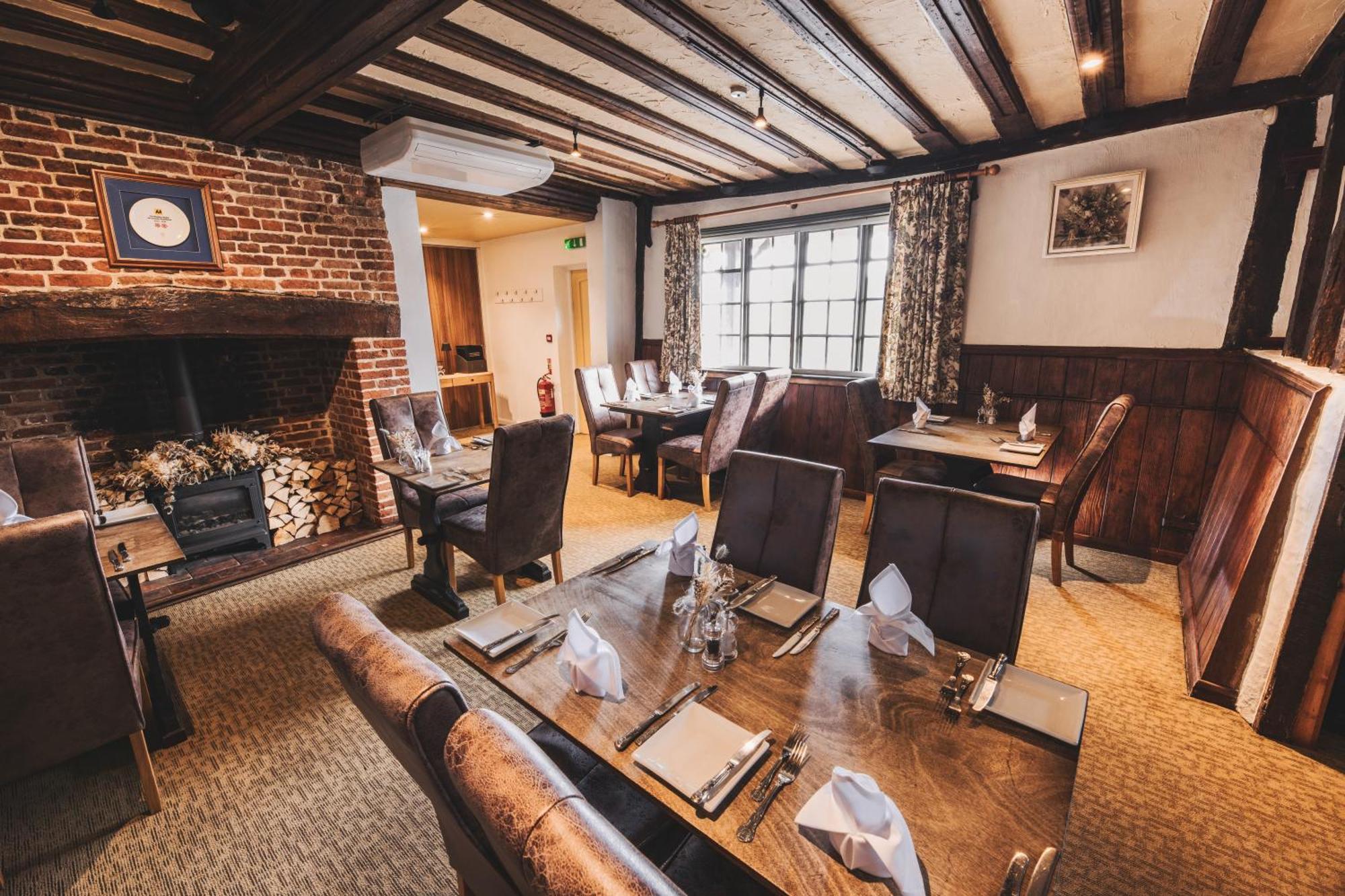 The Auberge Yaxley  Extérieur photo